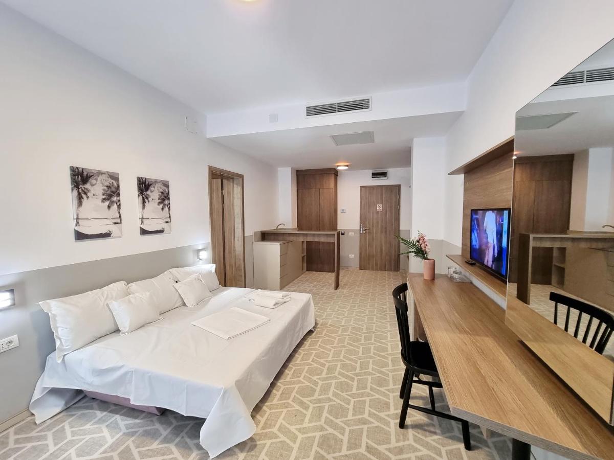 Hotel Clas Mamaia Nord Navodari Exterior photo