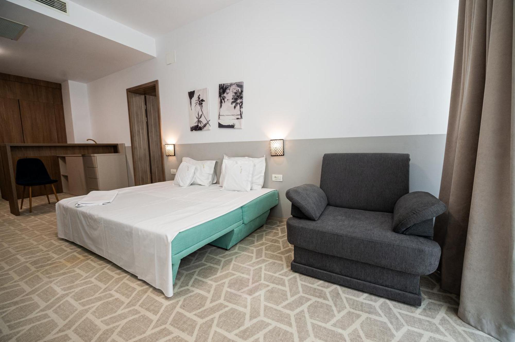 Hotel Clas Mamaia Nord Navodari Exterior photo