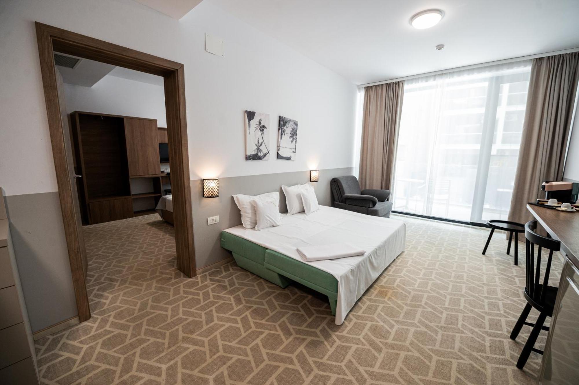 Hotel Clas Mamaia Nord Navodari Exterior photo