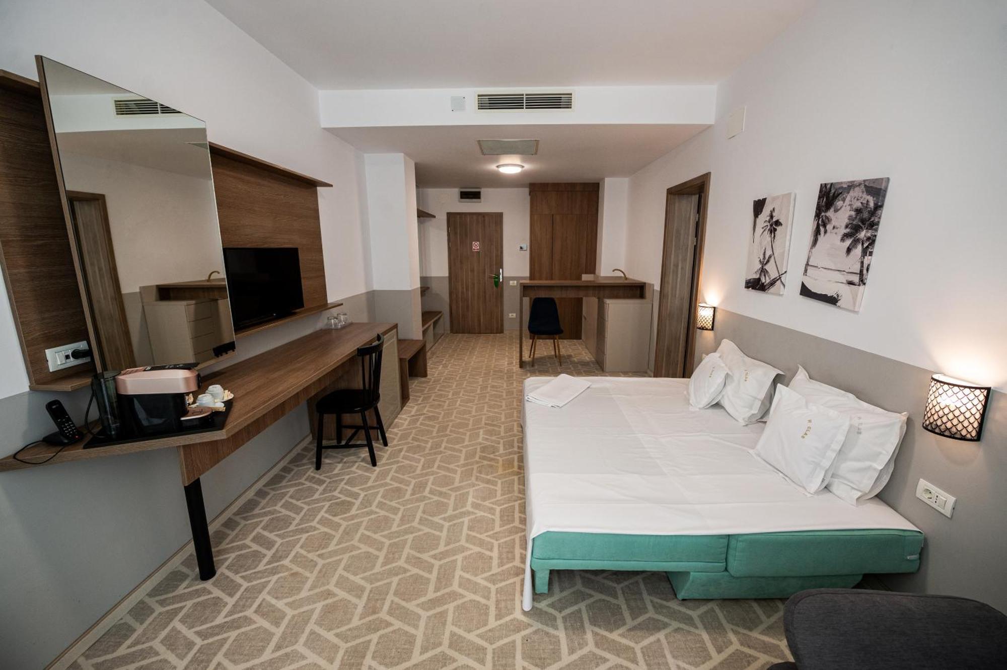 Hotel Clas Mamaia Nord Navodari Exterior photo