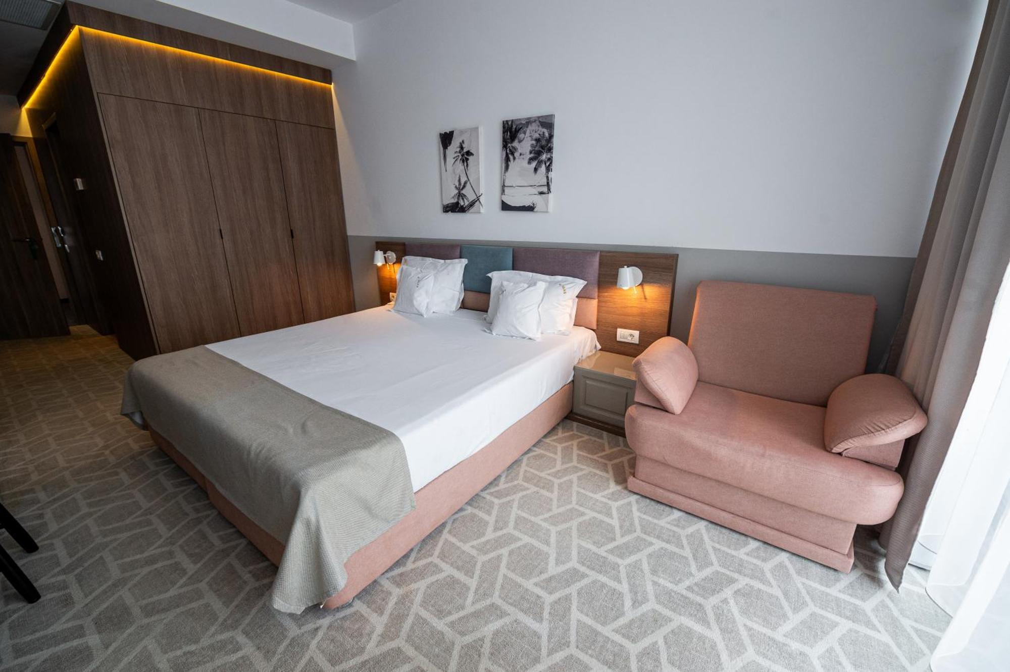 Hotel Clas Mamaia Nord Navodari Exterior photo