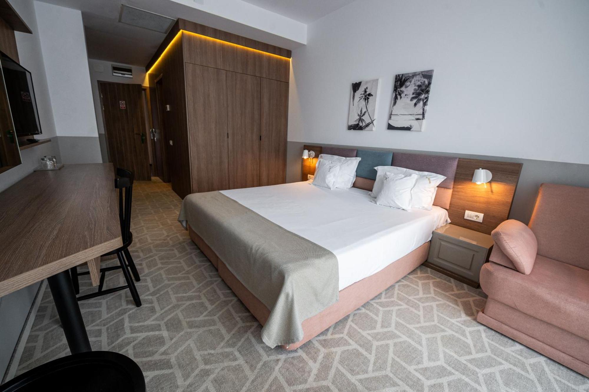 Hotel Clas Mamaia Nord Navodari Exterior photo